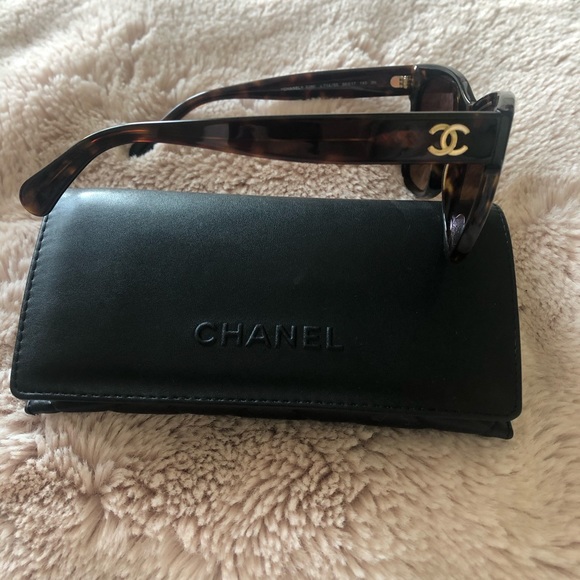 *SOLD* Chanel Sunglasses - Picture 5 of 8